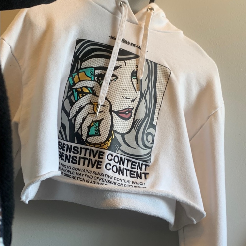 MANIÈRE DE VOIR crop hoodie